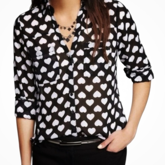 Express Small Womens The Portofino Black White Heart Print Buttondown Shirt - Picture 1 of 12